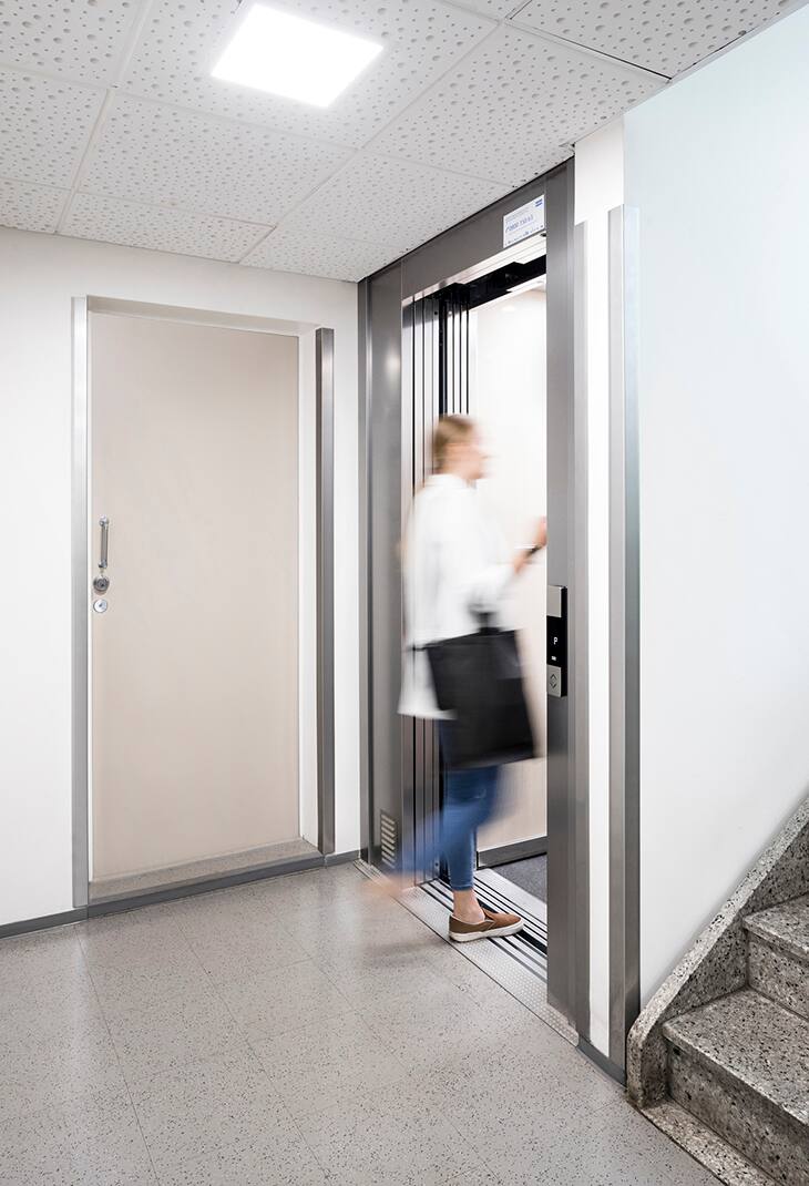 Matinkatu 20 automaattinen hissikutsu